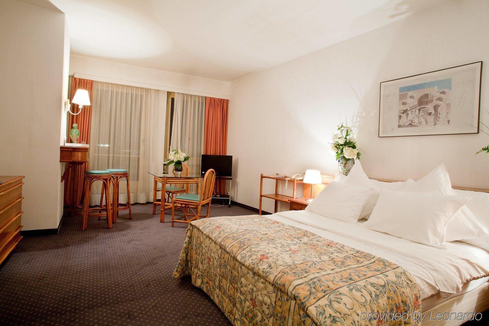 Hotel Sagitta Genebra Quarto foto
